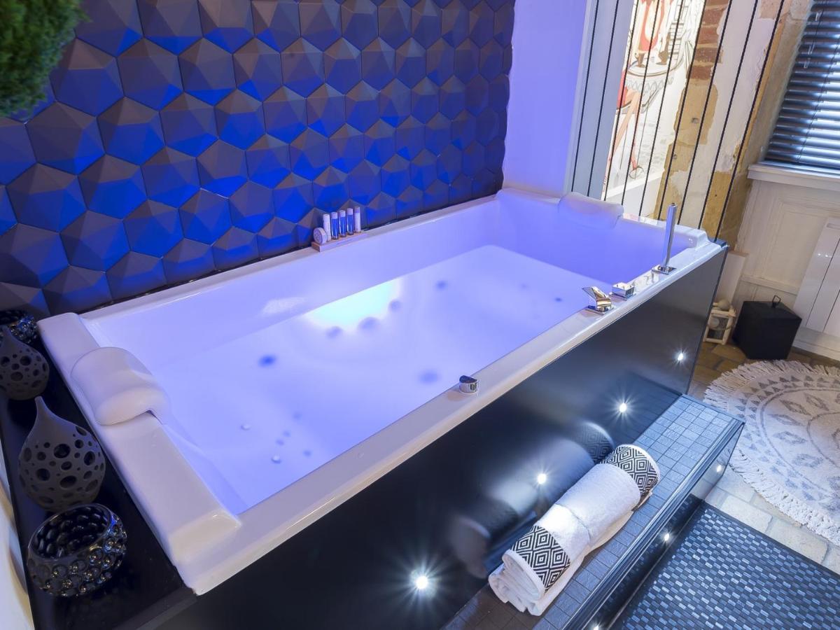 Host Inn - Coeur Vieux Lyon & Spa Buitenkant foto